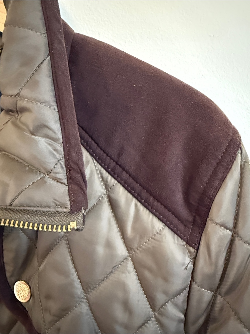 😍 Like NEW! Vince Camuto Olive Quilted Belted Jacket with Brown Trim - Picture 5 of 6
